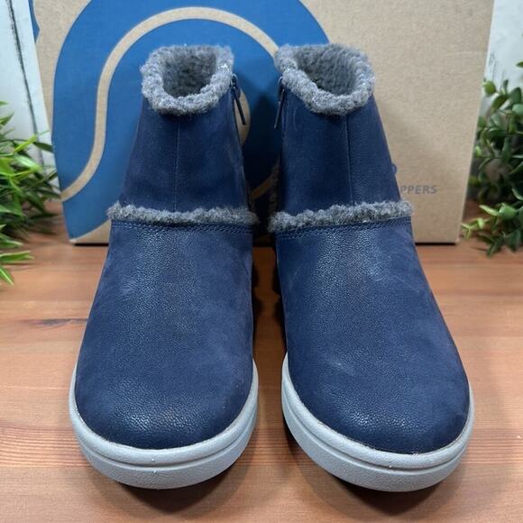 Clarks Cloudsteppers Step Glow Rose Faux Fur Ankle Boots Size 5.5 - Picture 3 of 10